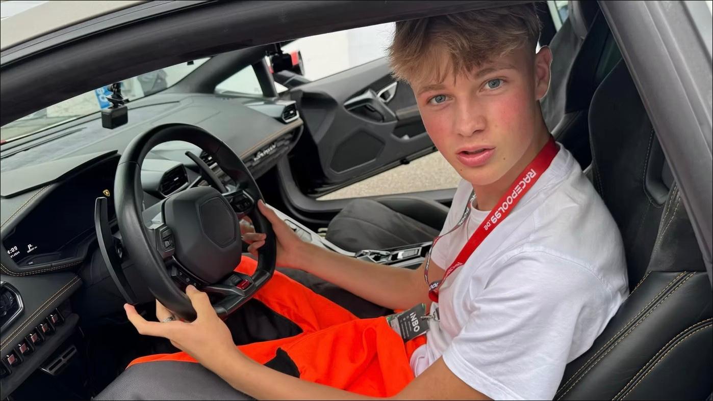 Max Marzy im Lamborghini